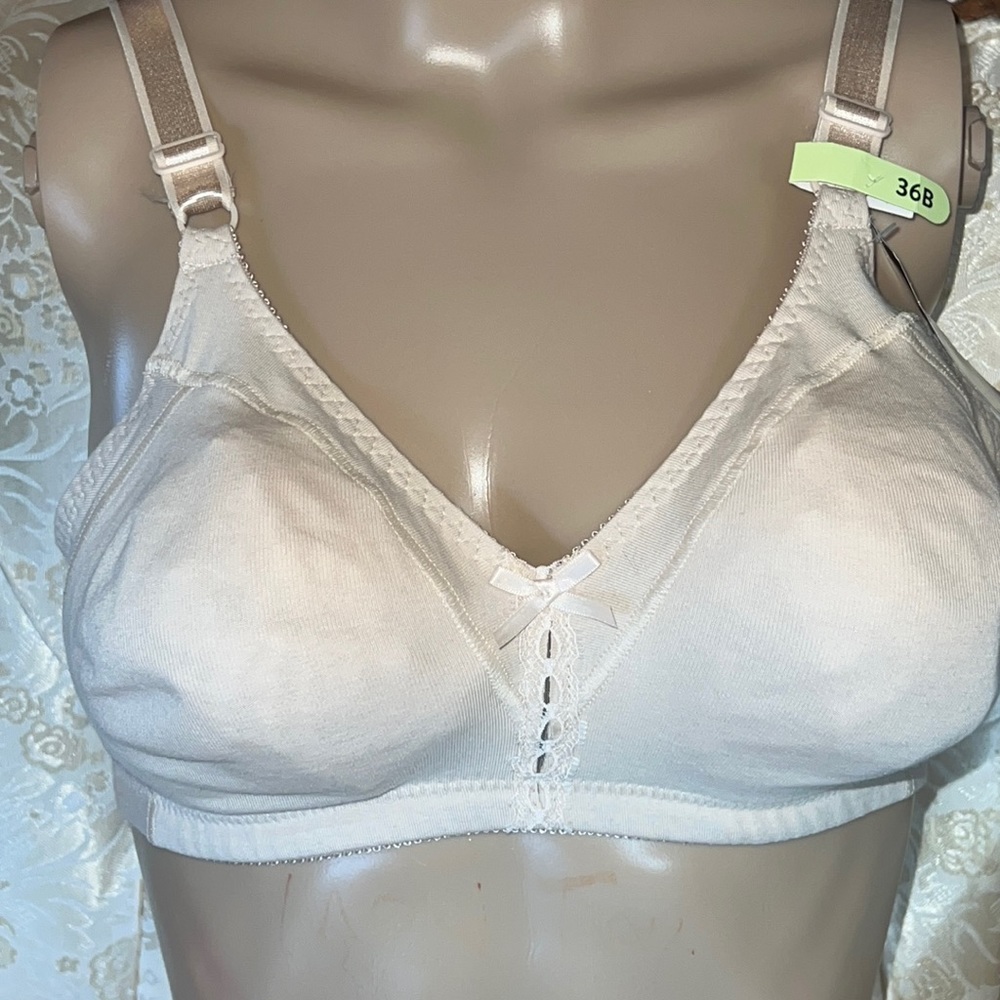 BaLI Bra beige sixe36B nwt